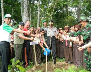 Gerakan Penghijauan Desa Kandangan Bawen Kab.Semarang